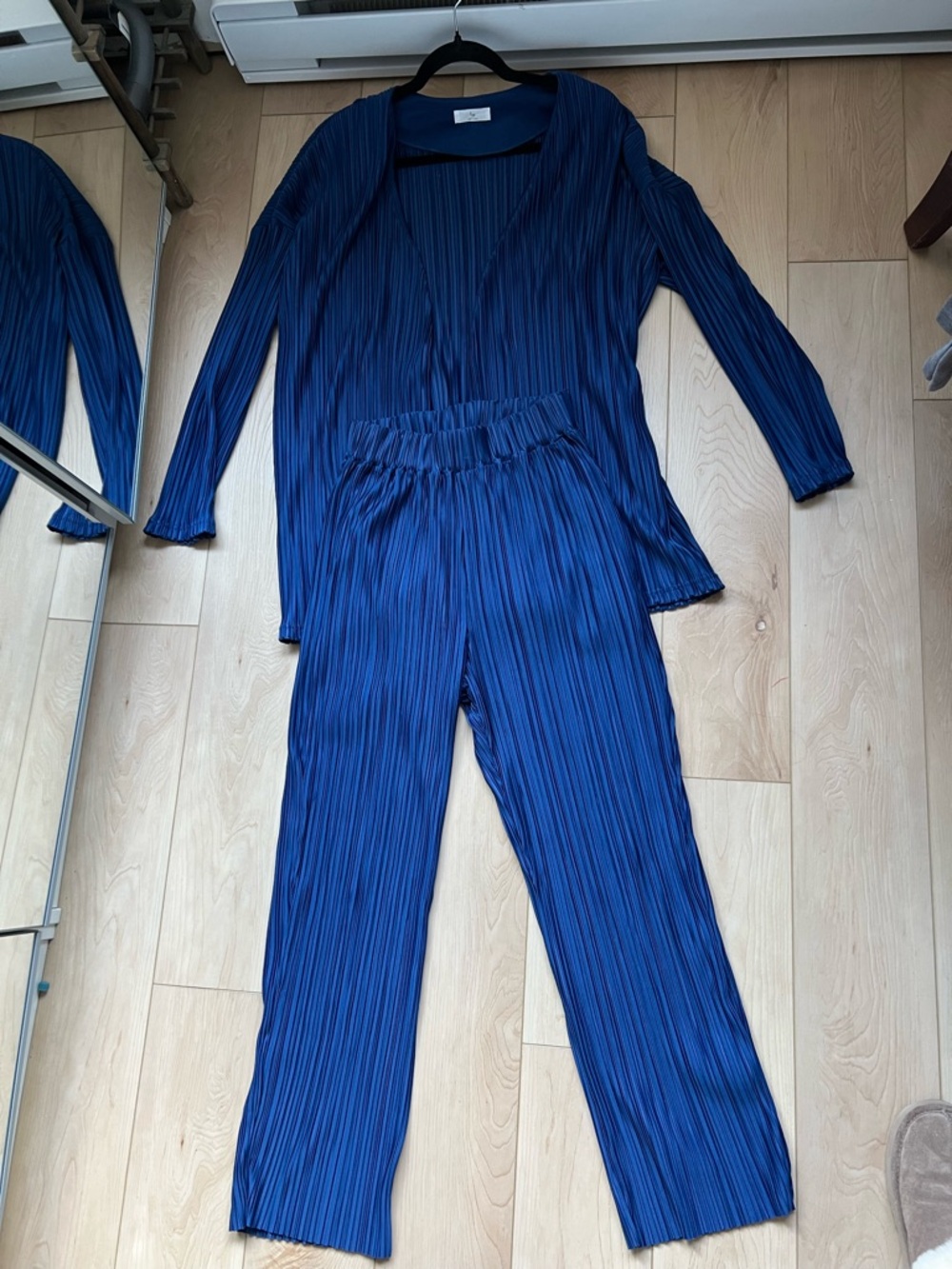 Navy Pleated Wide-Leg Two-Piece Set